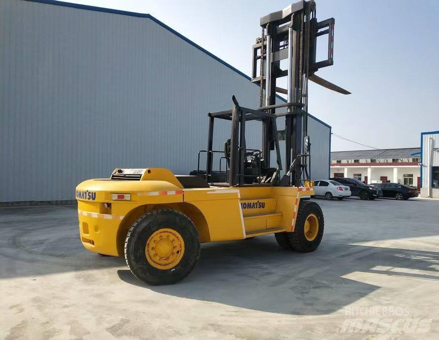 Komatsu FD 200 Diesel heftrucks