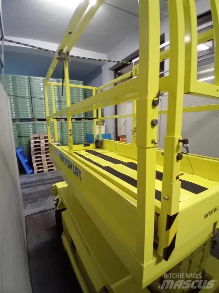 Holland Lift HL-9710 Scheren-Arbeitsbühnen