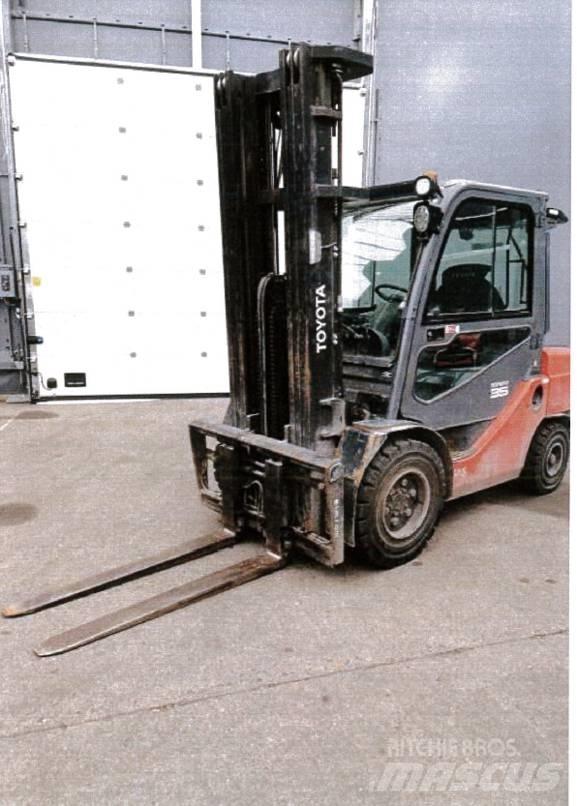 Toyota 8 FD JF 35 Diesel heftrucks