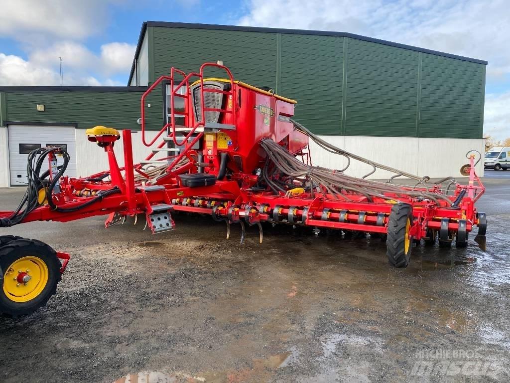 Väderstad Rapid800 Drillmaschinen