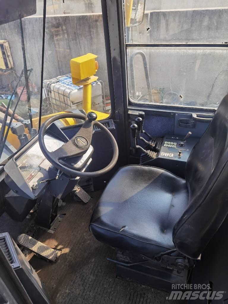 Komatsu WA 470 Radlader