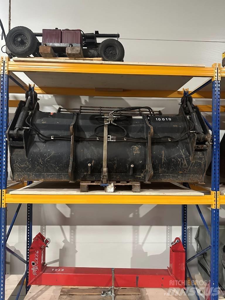 Sennebogen 305 Teleskoplader