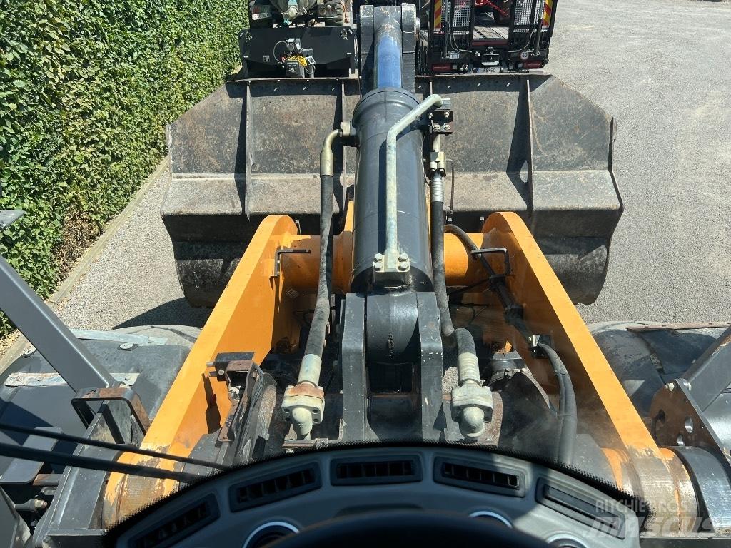 CASE 1121 G Radlader