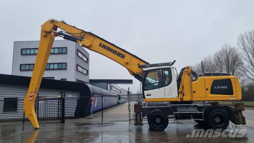 Liebherr LH 40 M Materialumschlag
