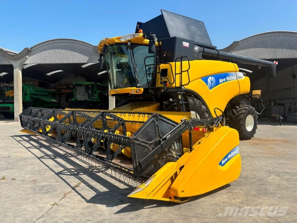 New Holland CR 9090 Mähdrescher