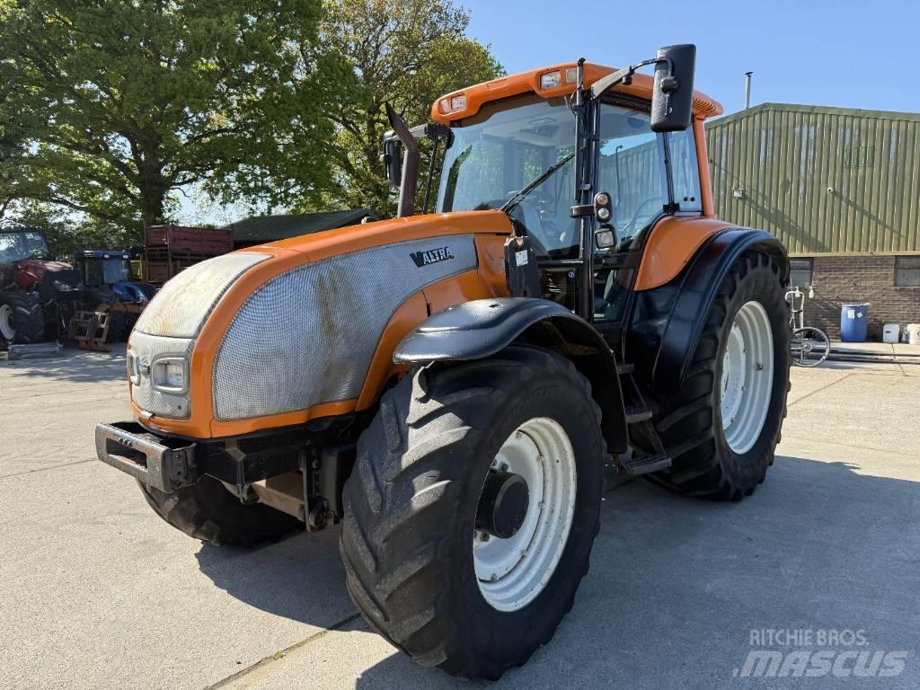 Valtra T 170 Traktoren