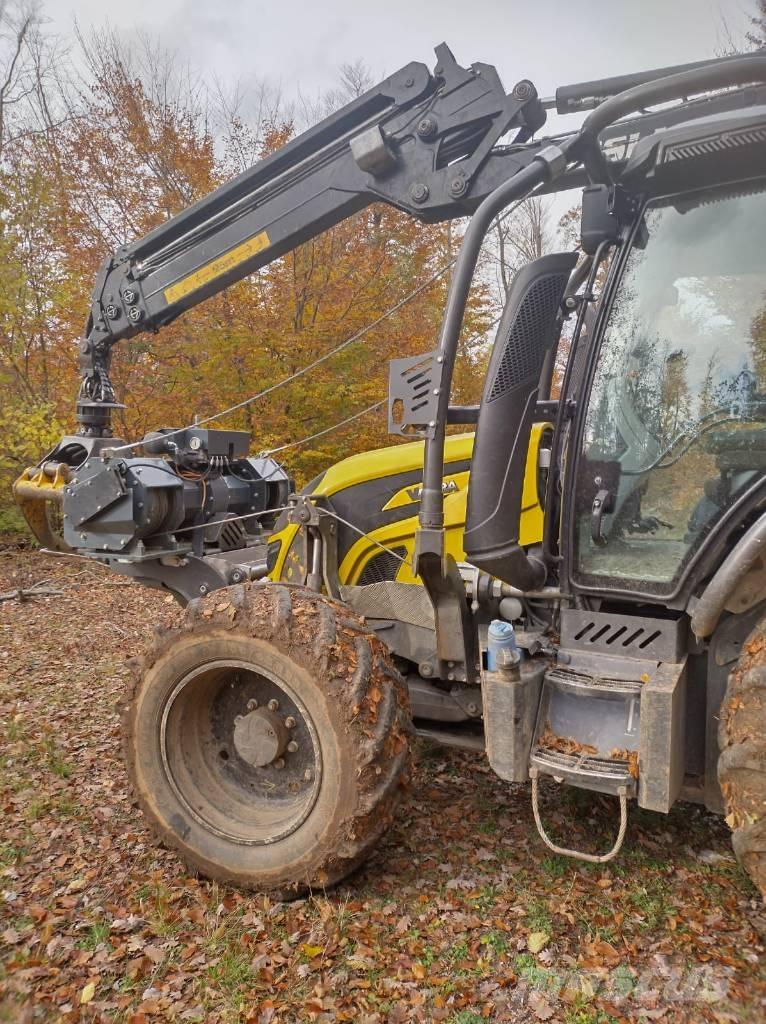 Valtra N 153 forst Forsttraktoren