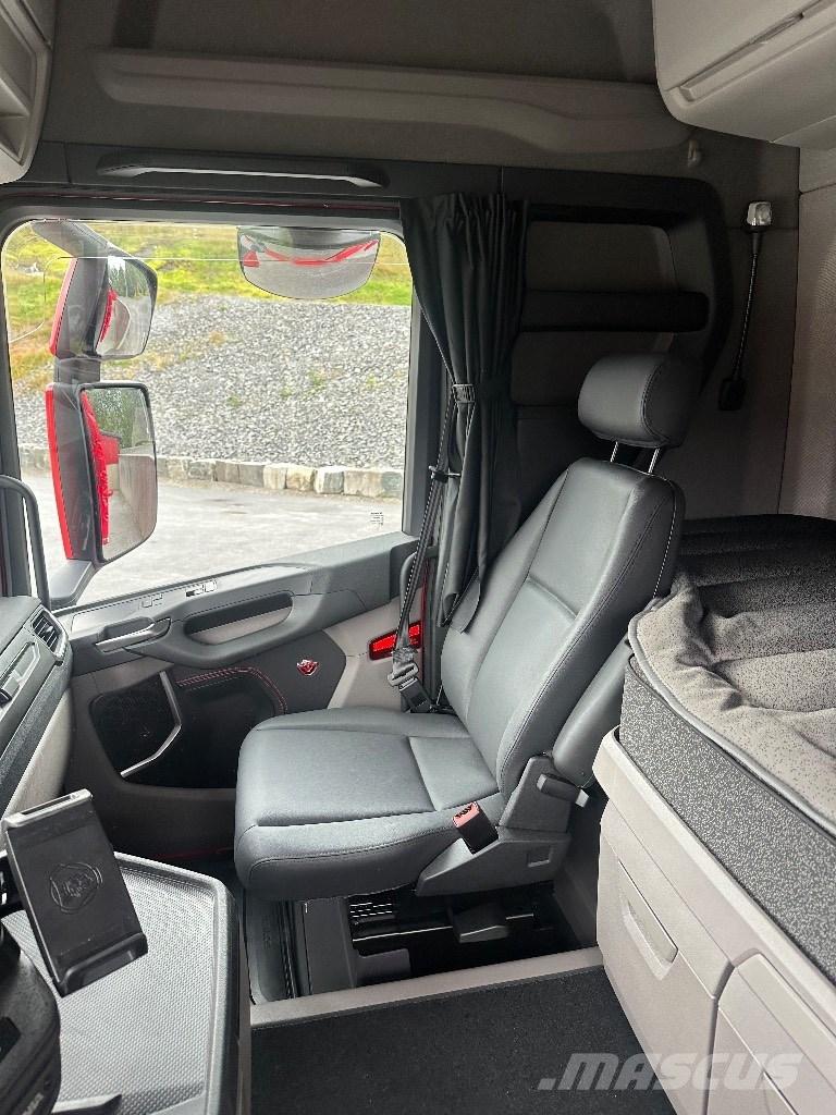 Scania R 590 Kleinholztransporter