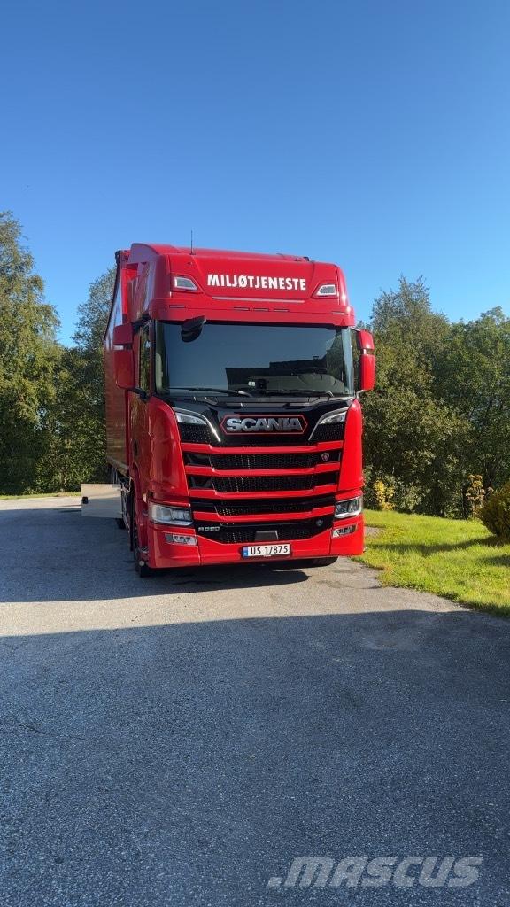 Scania R 590 Kleinholztransporter