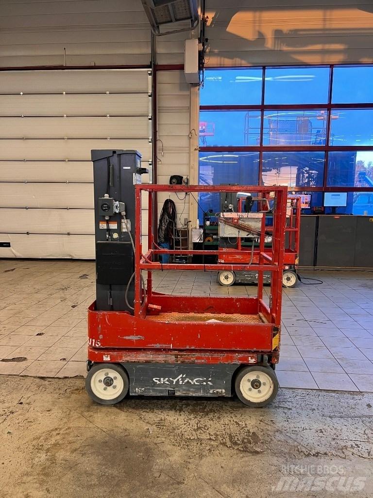SkyJack SJ 16 Personenaufzüge