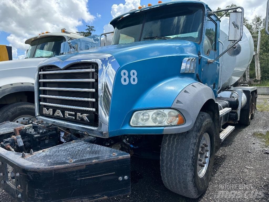 Mack GU 800 Andere Fahrzeuge