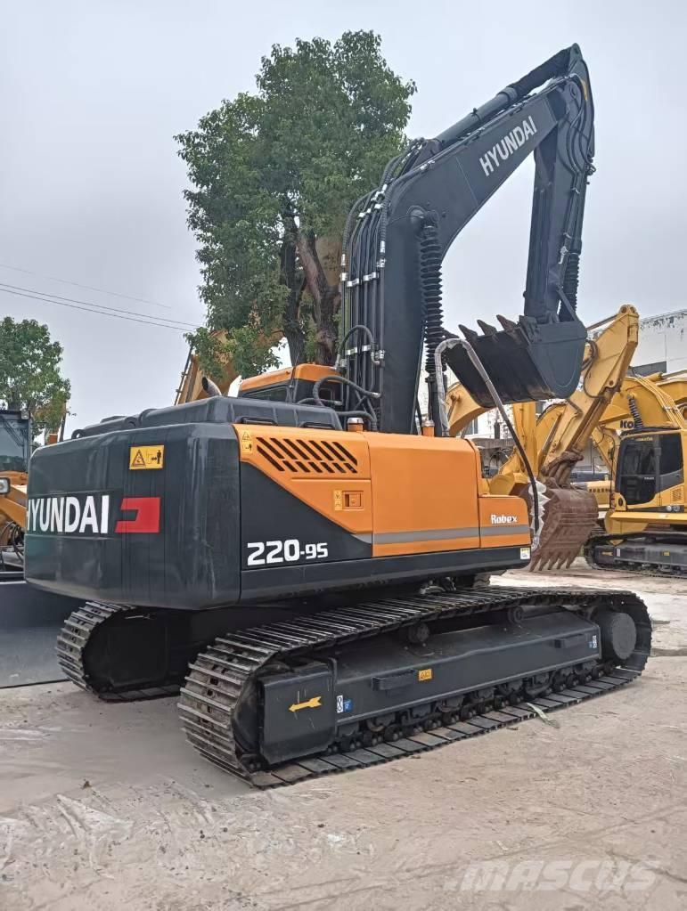 Hyundai 220LC-9S Raupenbagger