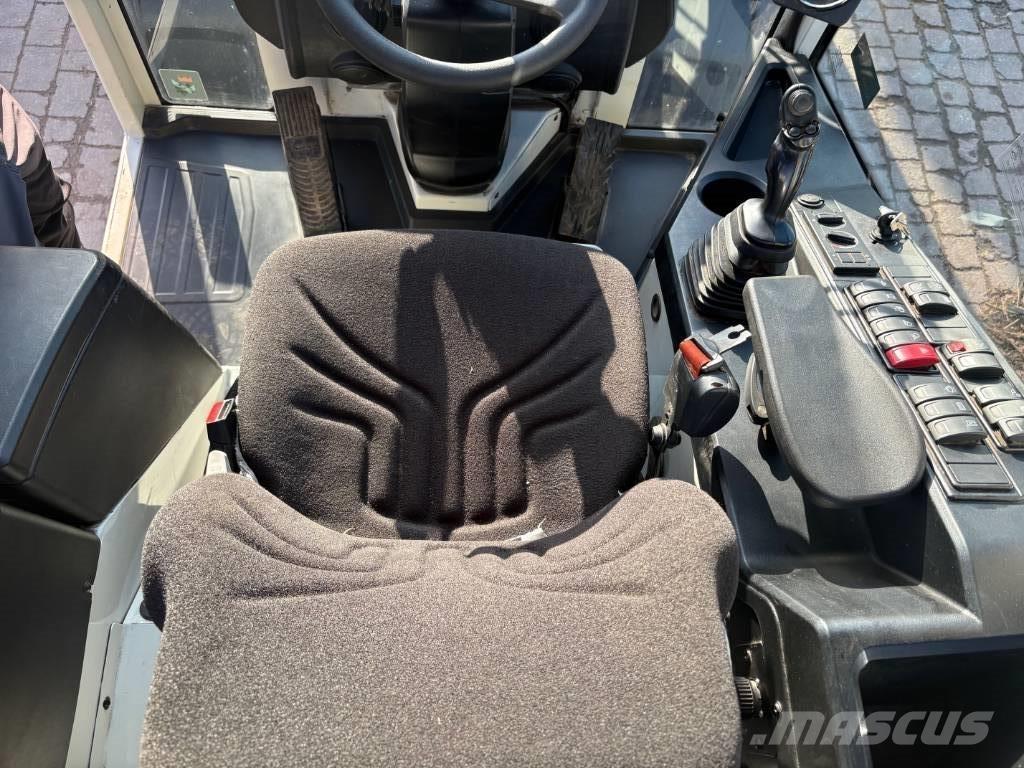 Liebherr L 506 Radlader