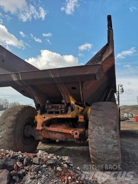 CAT 735 Dumper - Knickgelenk