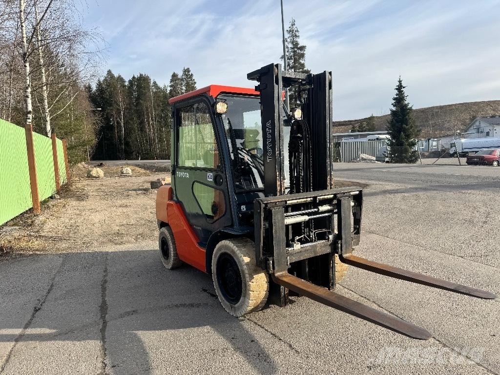 Toyota 02-8 FDF 30 Diesel heftrucks