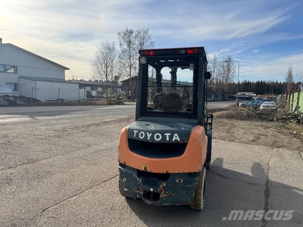 Toyota 02-8 FDF 30 Diesel heftrucks