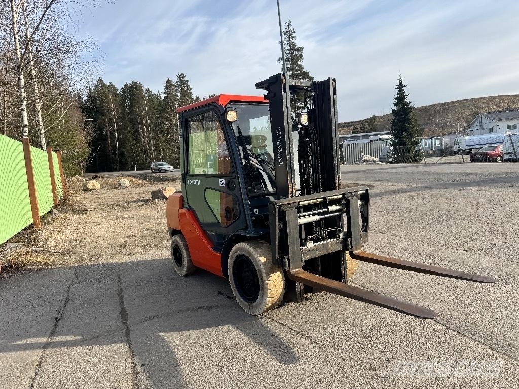 Toyota 02-8 FDF 30 Diesel heftrucks