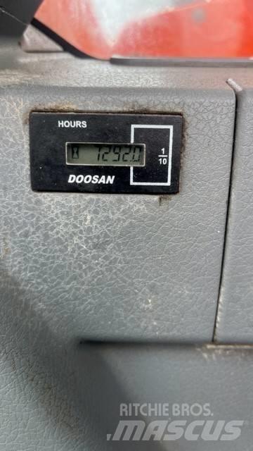 Doosan DX 140 Raupenbagger