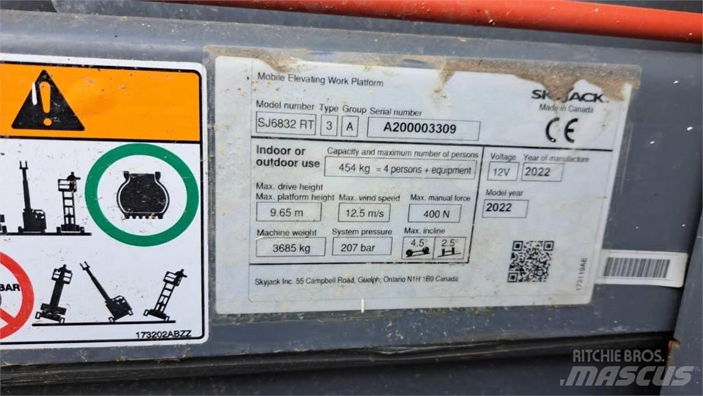 SkyJack 6832RT Scheren-Arbeitsbühnen