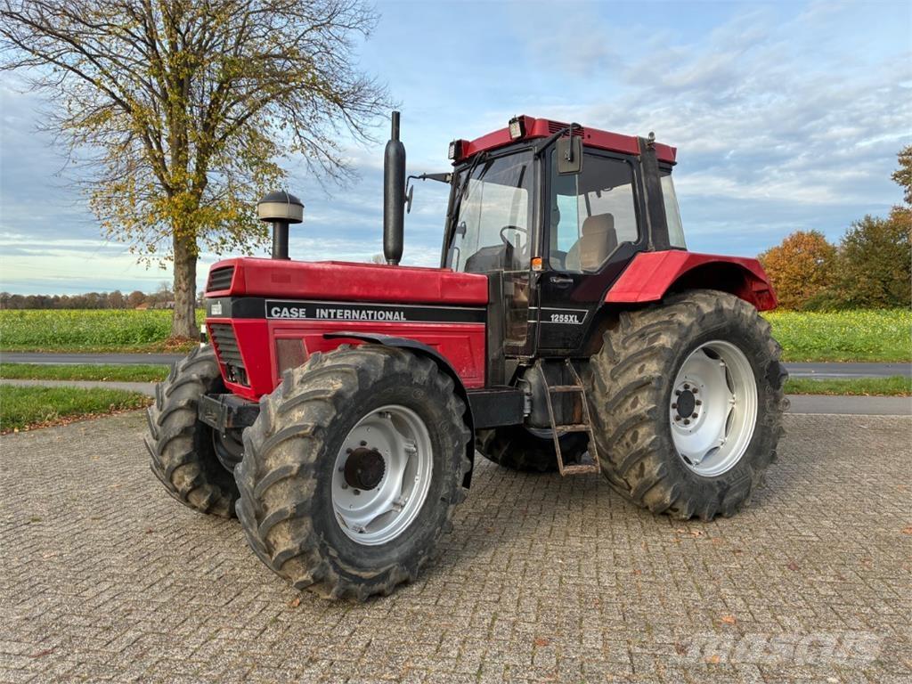 Case IH 1255 Traktoren