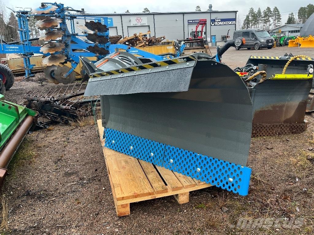 Snowek N360 Schneeschilde und -pflüge