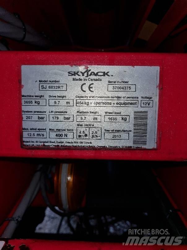 SkyJack SJ 6832 Scheren-Arbeitsbühnen