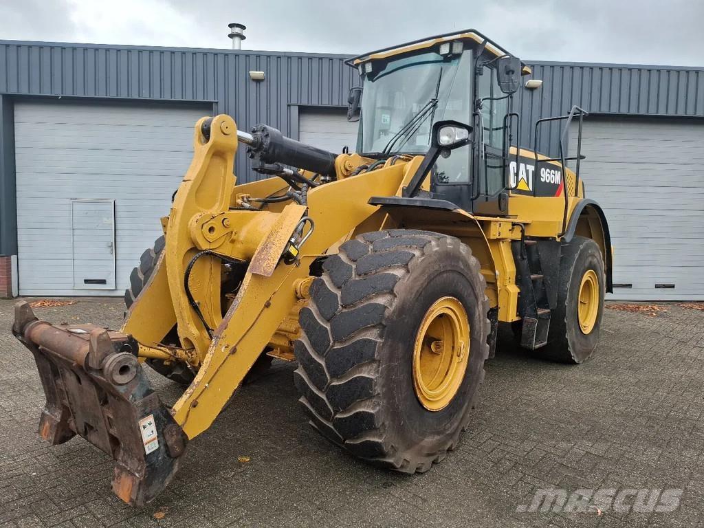 CAT 966M Radlader