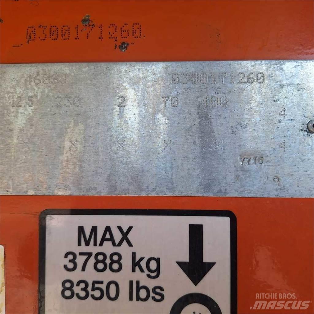 JLG 460SJ Teleskopbühnen