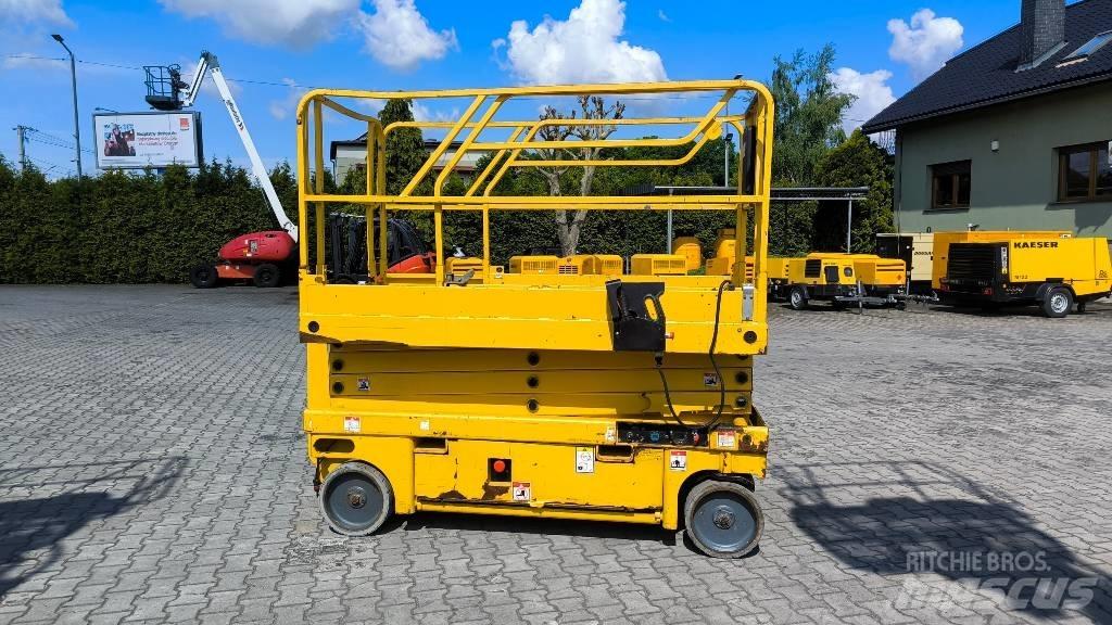 Haulotte Compact 10 Scheren-Arbeitsbühnen