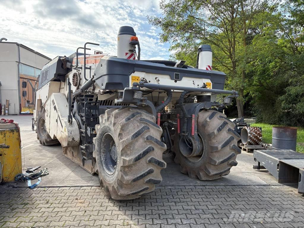 Wirtgen WR 240i Asphalt-Recycler