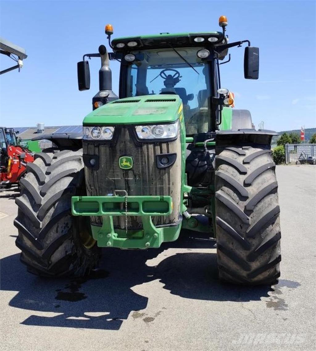 John Deere 8370 R Traktoren