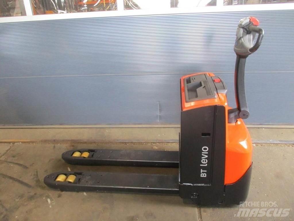 Toyota LWE 200 Niedergabelstapler