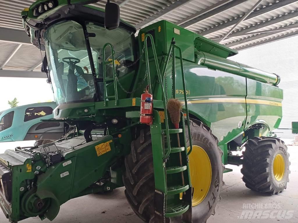 John Deere S790i Mähdrescher