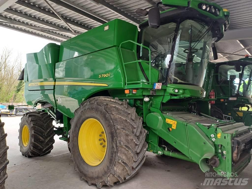 John Deere S790i Mähdrescher