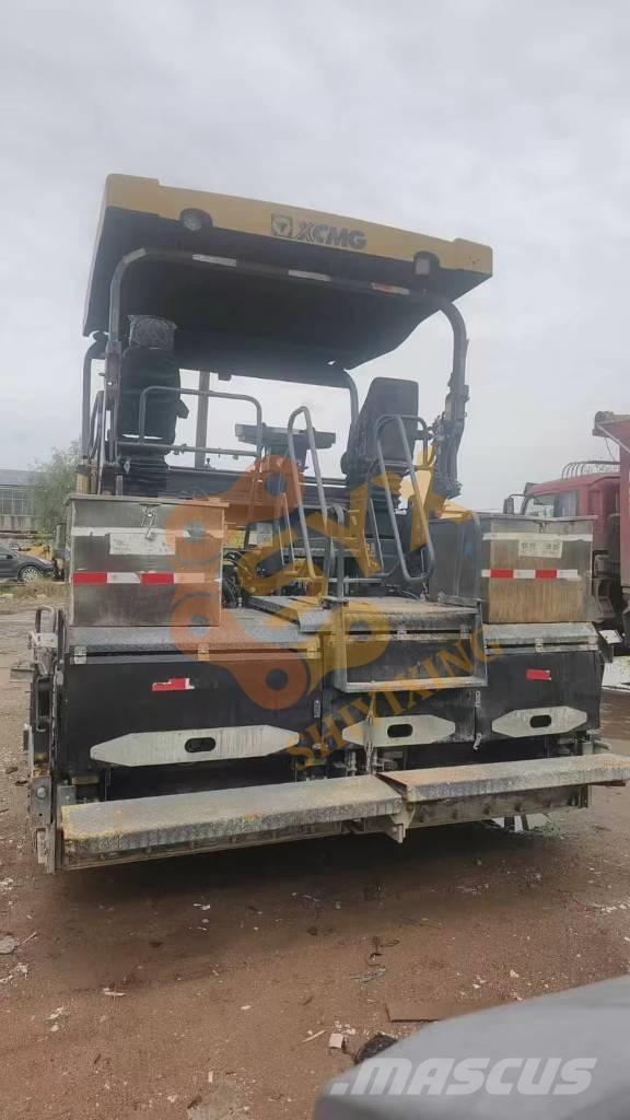 XCMG RP 903 Strassenfertiger