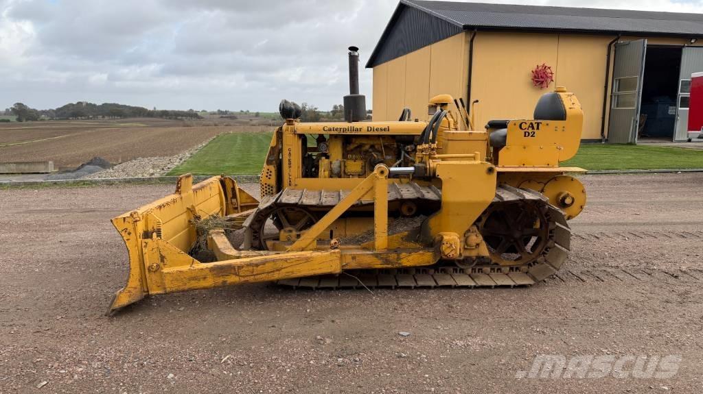 CAT D 2 Bulldozer