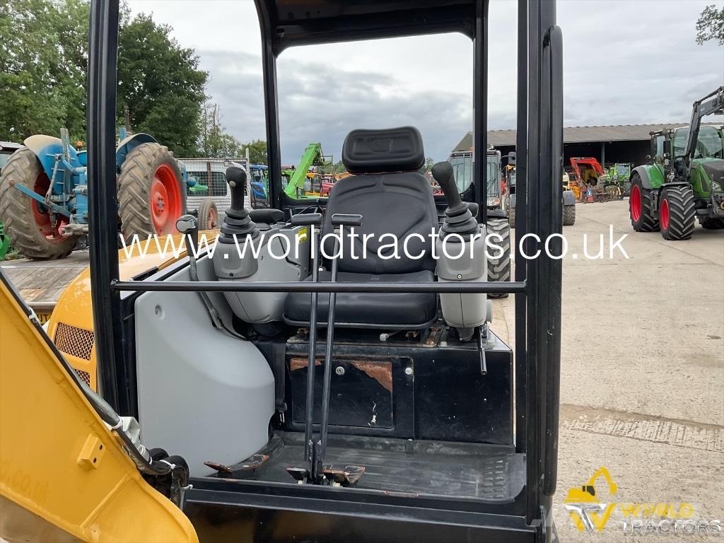 CAT 302.7 D CR Minibagger < 7t