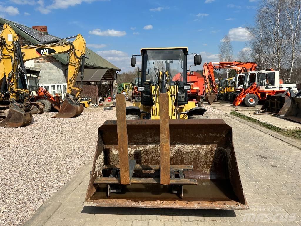 CAT 908 Radlader