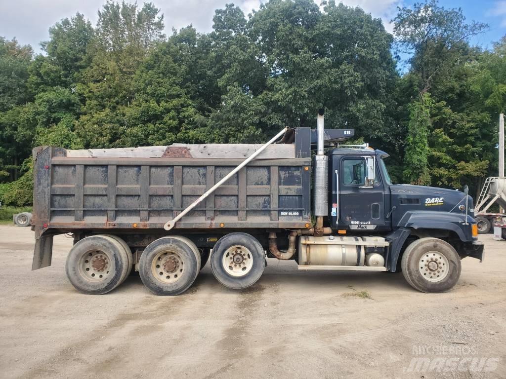 Mack CL713 Kipper