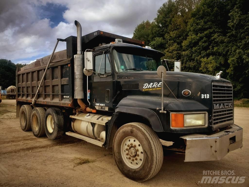 Mack CL713 Kipper