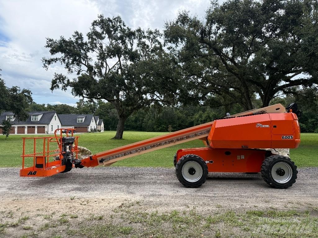 JLG 600 S Teleskopbühnen