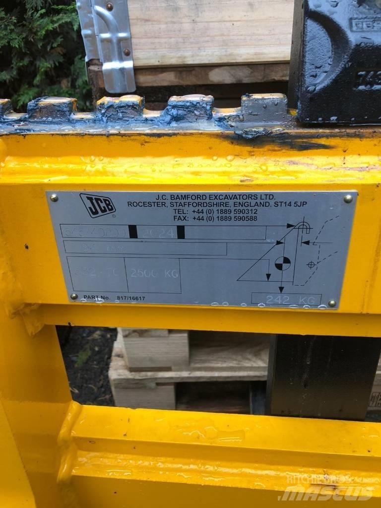 JCB PALLET FORKS Weitere Lade- und Grabgeräte