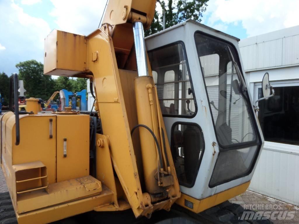 Hitachi EX 60 Raupenkrane