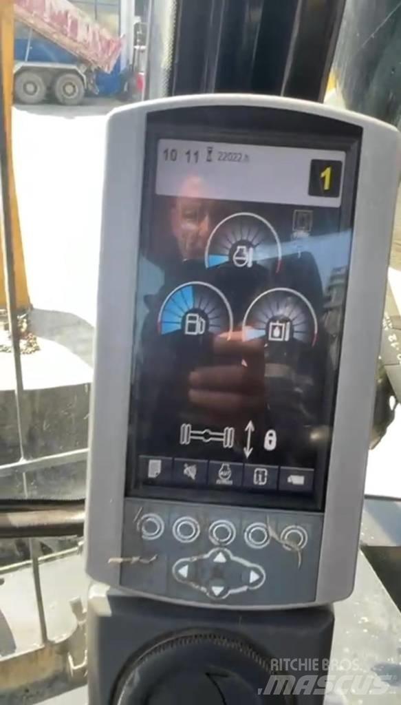 CAT 318D MH Materialumschlag