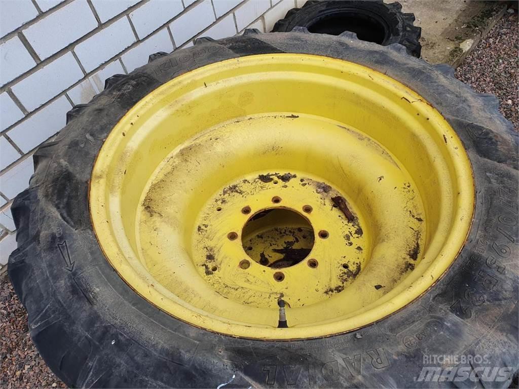 Kleber 270/95R32 Reifen