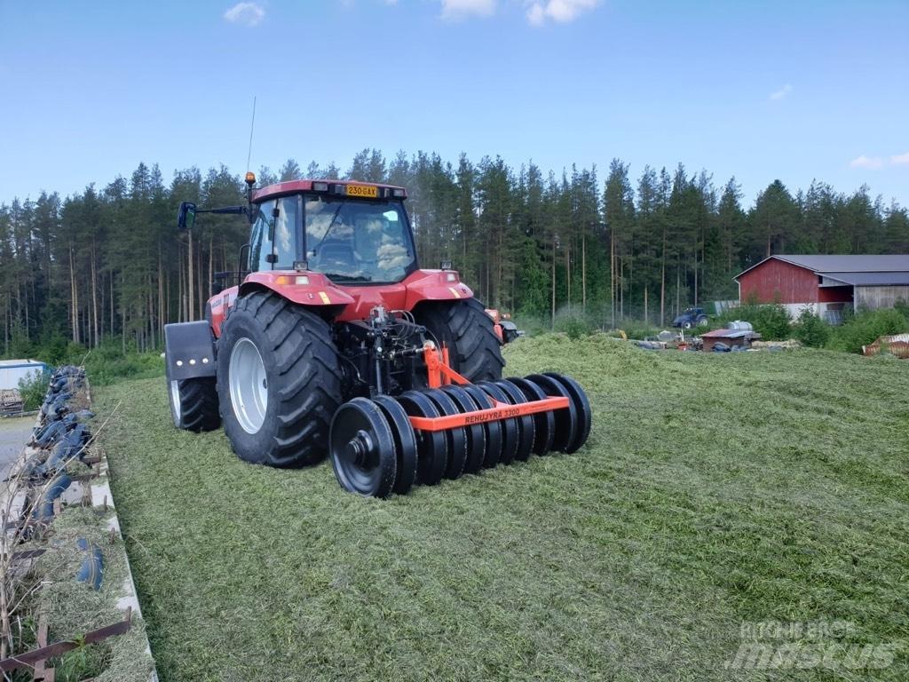  Rehujyrä 3300 Sonstige Grünlandgeräte