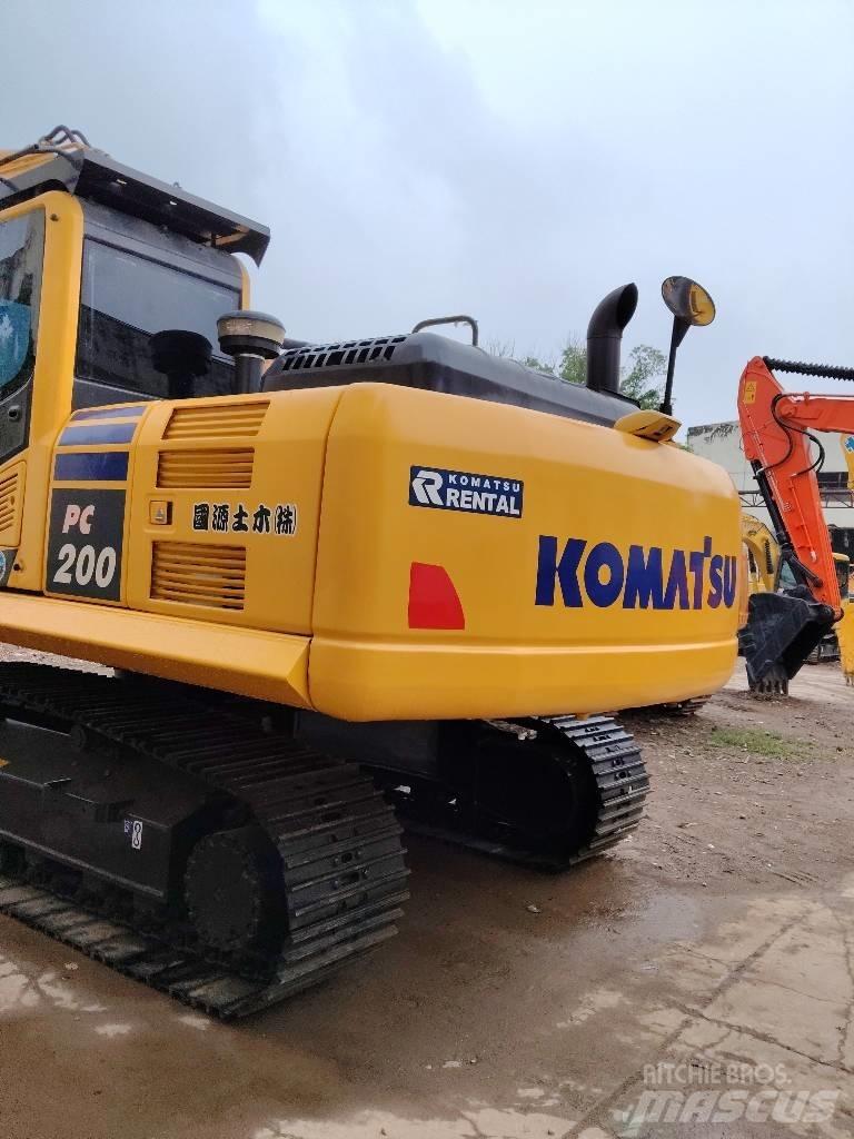 Komatsu PC200-8 Raupenbagger