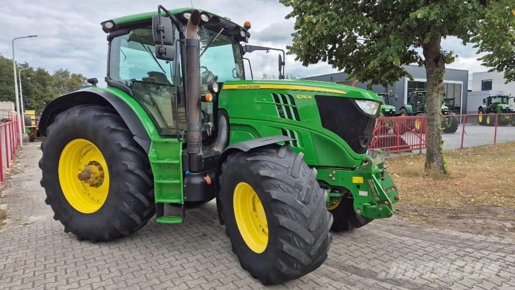 John Deere 6210 R Traktoren