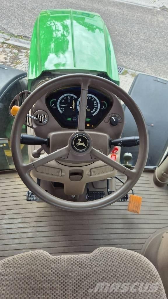 John Deere 6210 R Traktoren