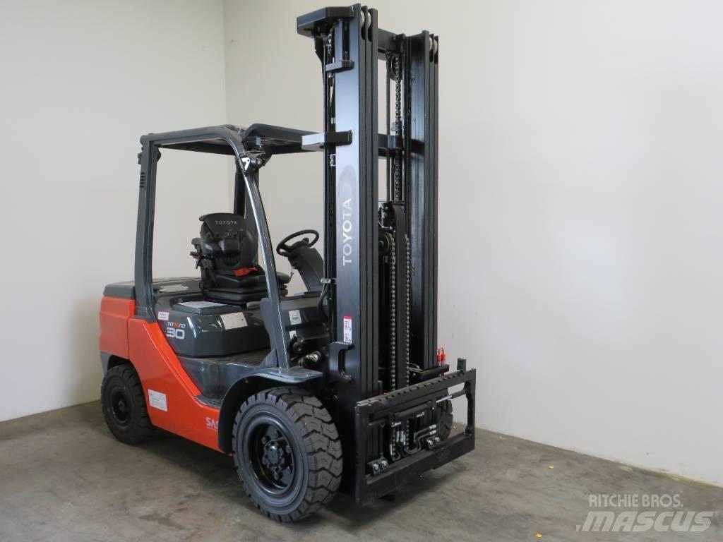 Toyota 8 FD F 30 Diesel heftrucks